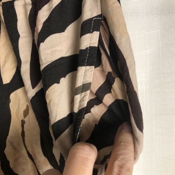 Zebra Print Wide Leg Pants size 2 - Picture 9 of 14